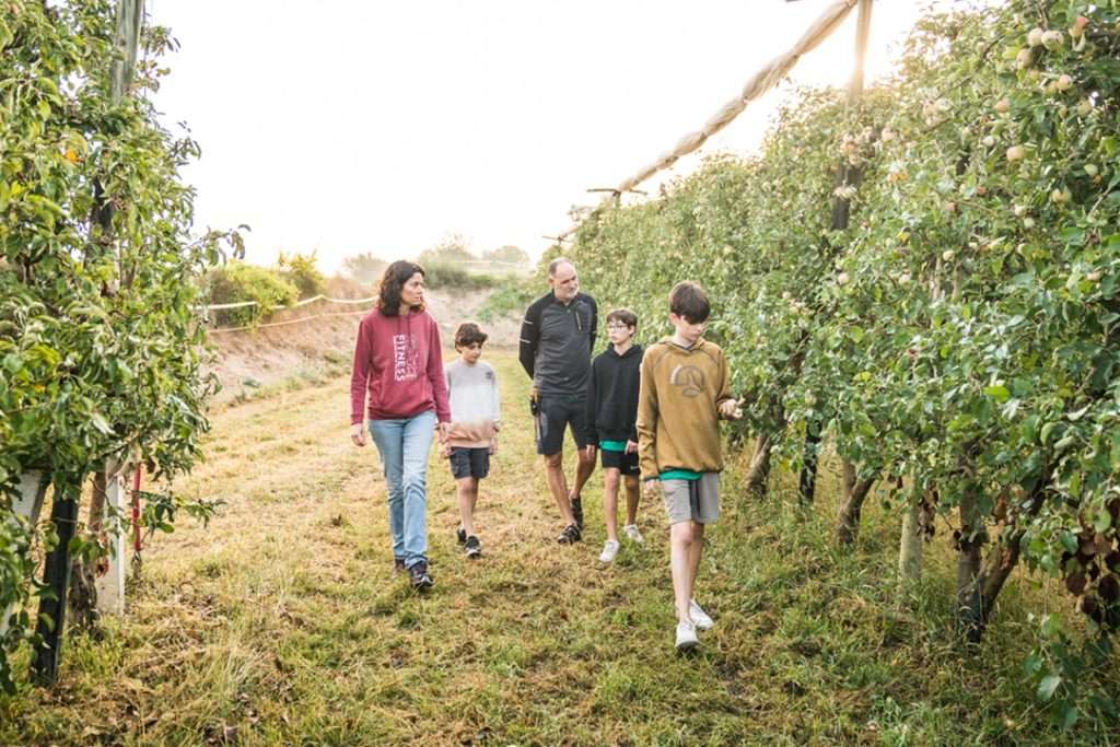 Pomona Fruits - Família - Companys de viatge - Supermercats ecològics Veritas
