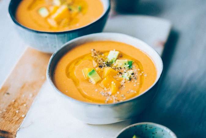 Gazpacho de melocotón y albahaca - Recetas - Veritas