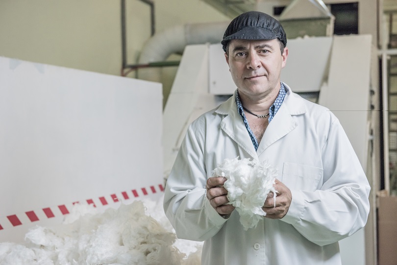 Una compresa no ecològica feta amb un 90% de plàstic tarda 300 anys a biodegradar-se - Veritas