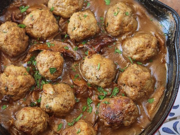 Mandonguilles de vedella en salsa de ceps - Receptes - Veritas