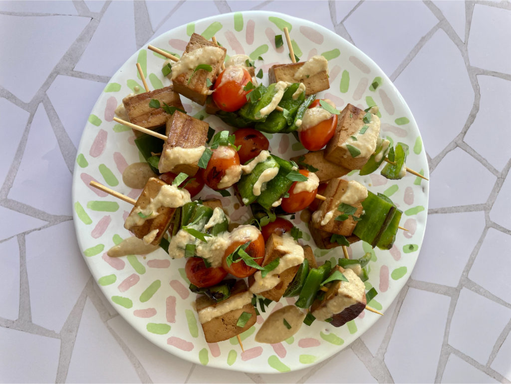 Brochetas de tofu con salsa miso - Recetas - Veritas