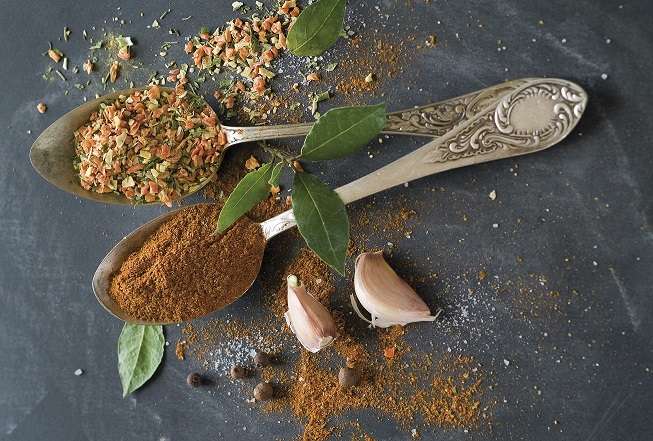 Aliños que alegran las ensaladas - Rectas - Veritas