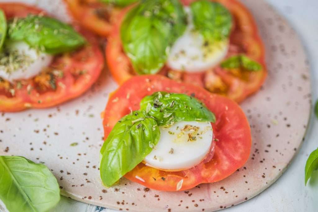 Ensalada caprese vegana - Recetas - Veritas
