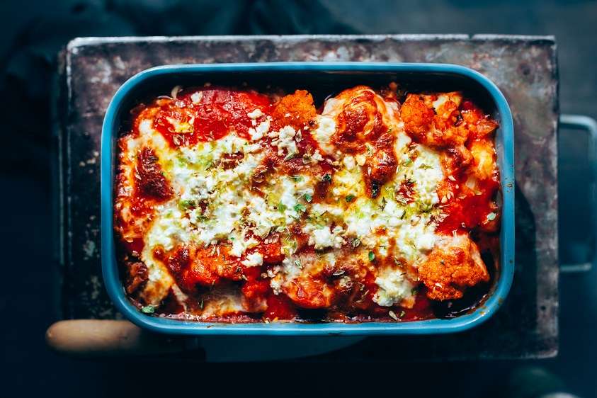 Coliflor gratinada amb salsa de tomàquet - Recepta - Veritas. 