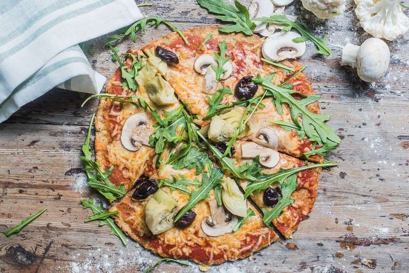 Pizza amb base de coliflor - Receptes - Veritas