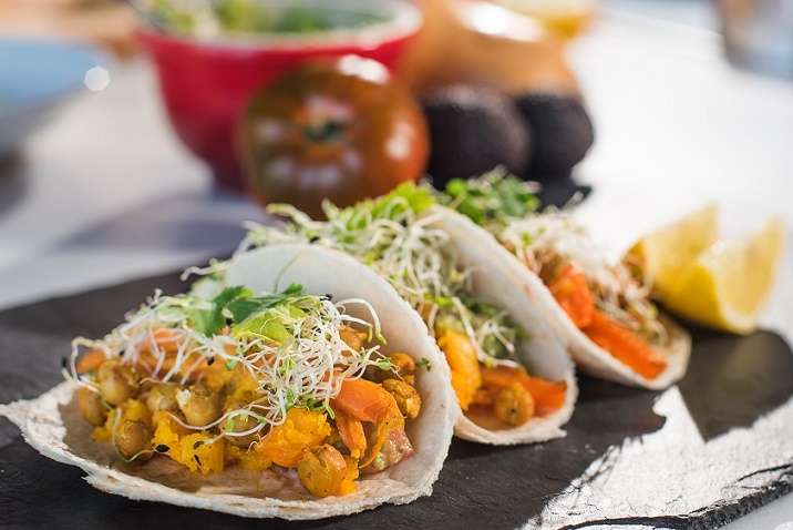 Tacos de carbassa, guacamole i germinats - Receptes - Veritas